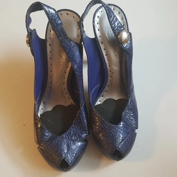 BCBG Slingbacks - Picture 4 of 7